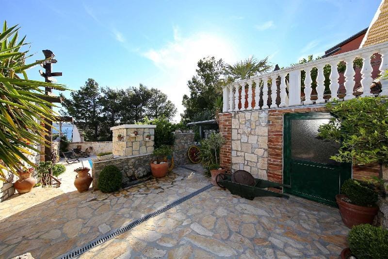 Rustical Villa VERDE with traditional Tavern and Pool Villa in Zadar County
