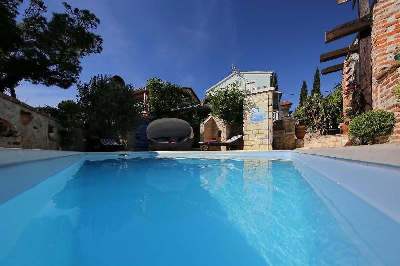 Rustical Villa VERDE with traditional Tavern and Pool Villa in Zadar County