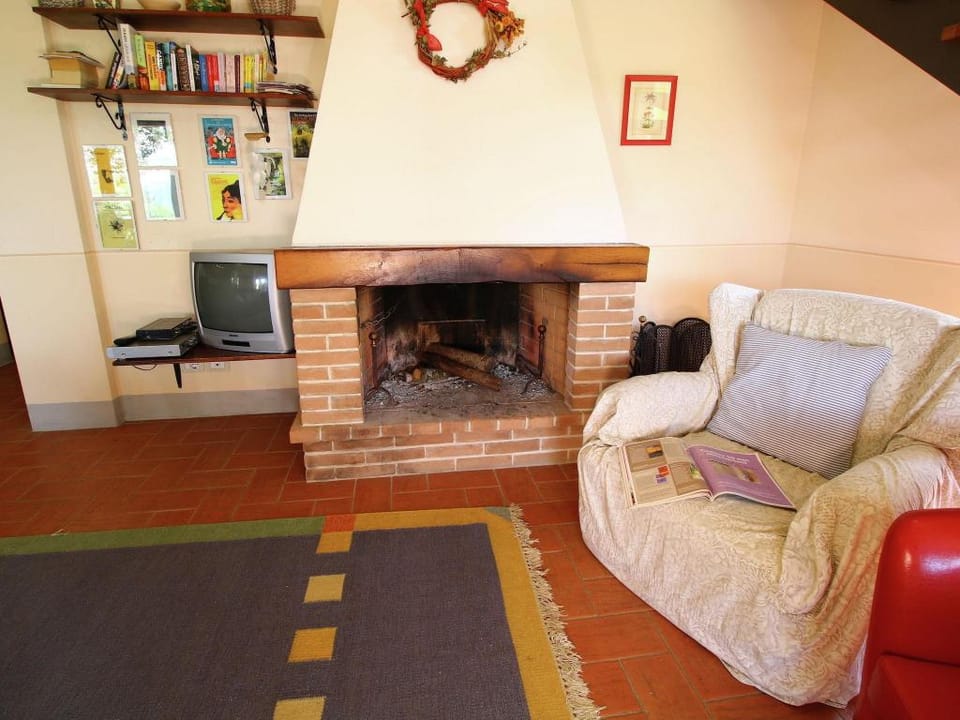 Belvilla by OYO Villa Lucignano Vacation rental in Tuscany