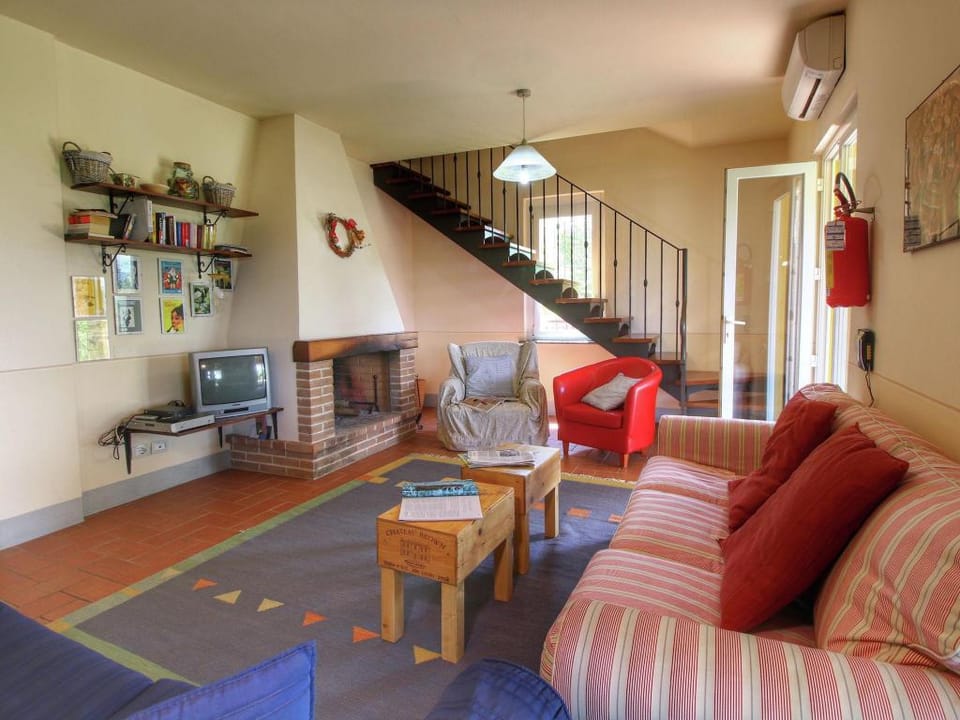 Belvilla by OYO Villa Lucignano Vacation rental in Tuscany