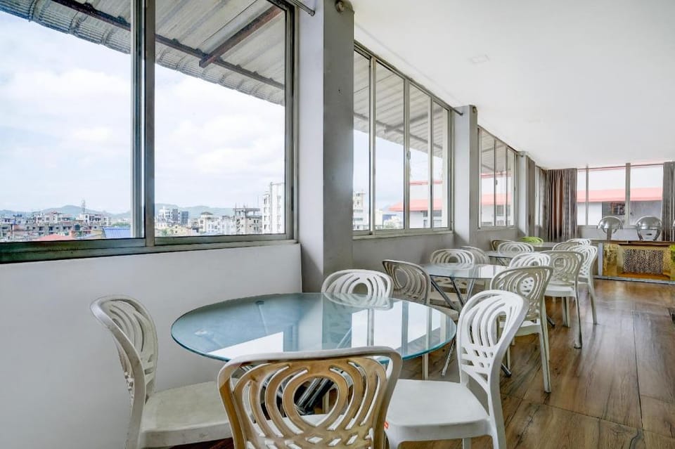 Super Townhouse Beltola Tiniali Formerly Hotel Pratishtha Hotel in Bangladesh