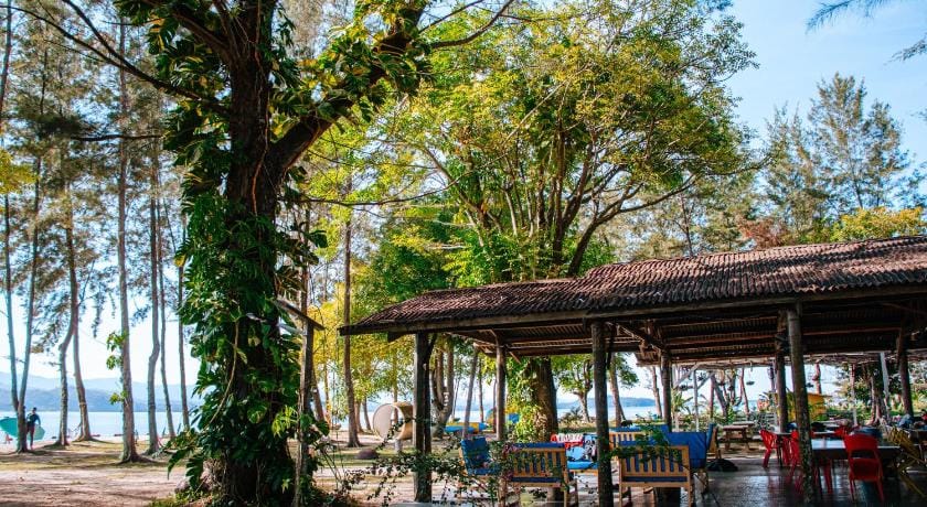 Ara Dinawan Island Resort Luxury tent in Sabah