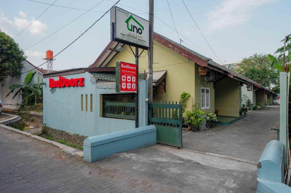 RedDoorz near Institut Pertanian Yogyakarta Hotel in Special Region of Yogyakarta