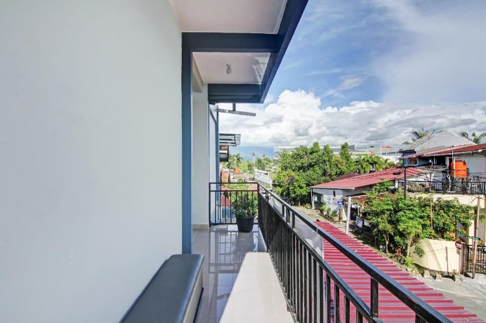 OYO 90704 Nabila Residence Syariah Hotel in Padang