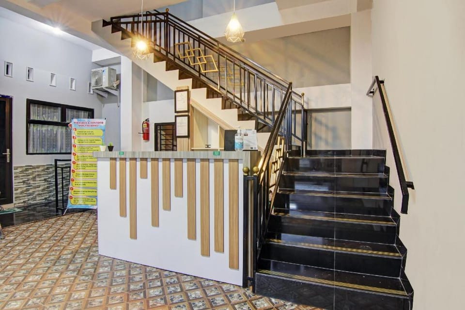 OYO 90704 Nabila Residence Syariah Hotel in Padang