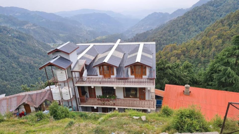 Goroomgo Jasmine Dalhousie Hotel in Himachal Pradesh