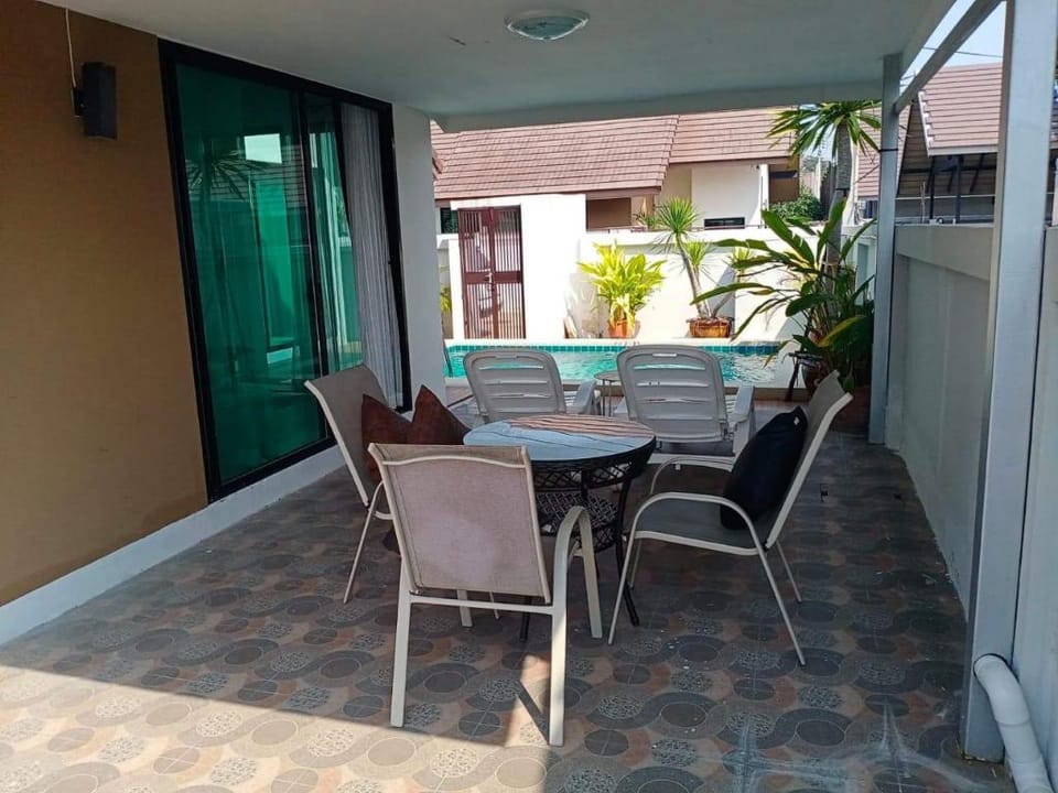 Chivas Pool Villa Encore Villa in Pattaya City