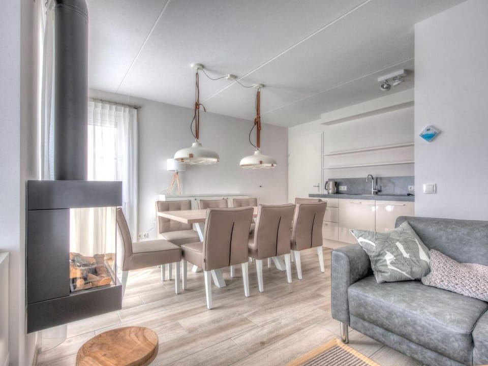 Relax in Coastal Luxury Villa in Koudekerke