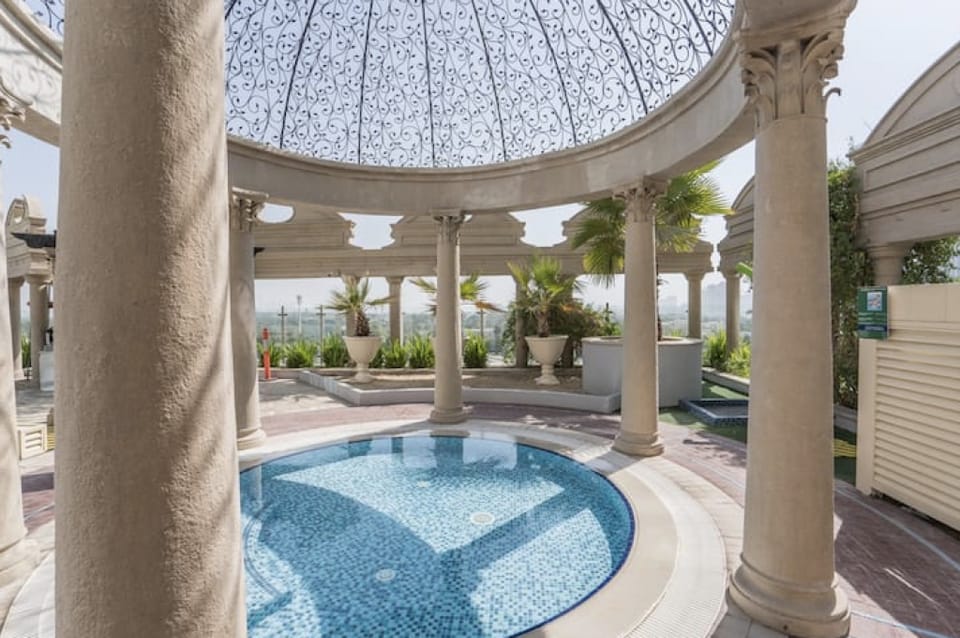 Luxury Apartment in the Iconic Park Towers Apartment in Dubai