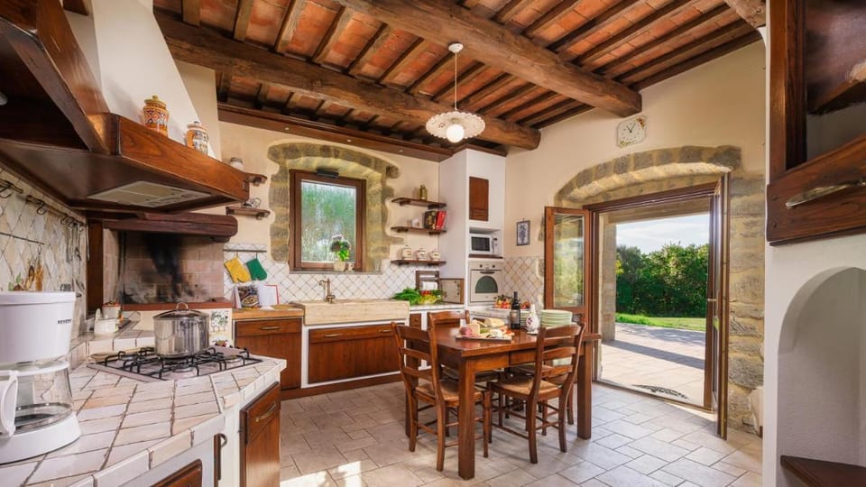Casale del Castagneto 8, Emma Villas Villa in Lazio