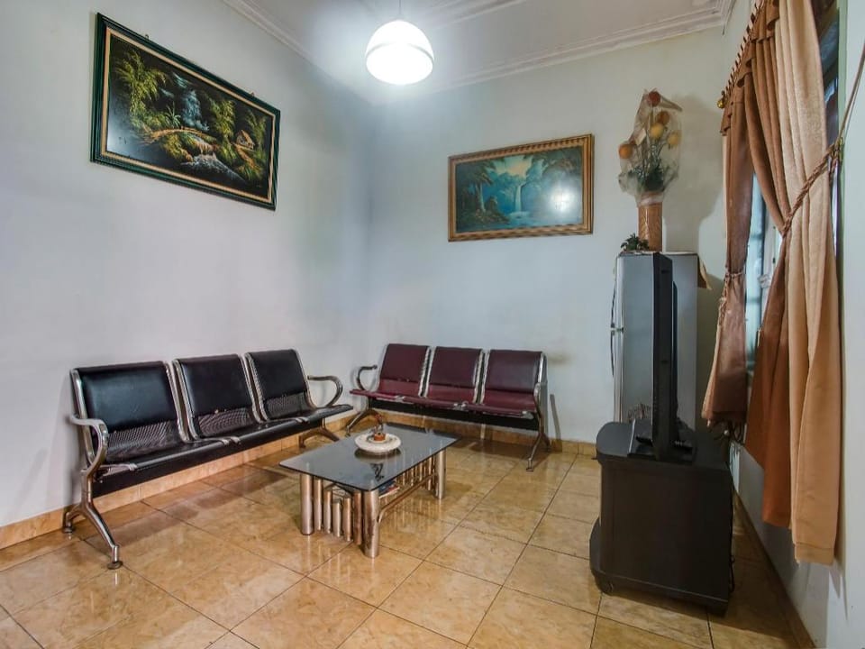 OYO 90771 Mess 19 Syariah Hotel in Indonesia