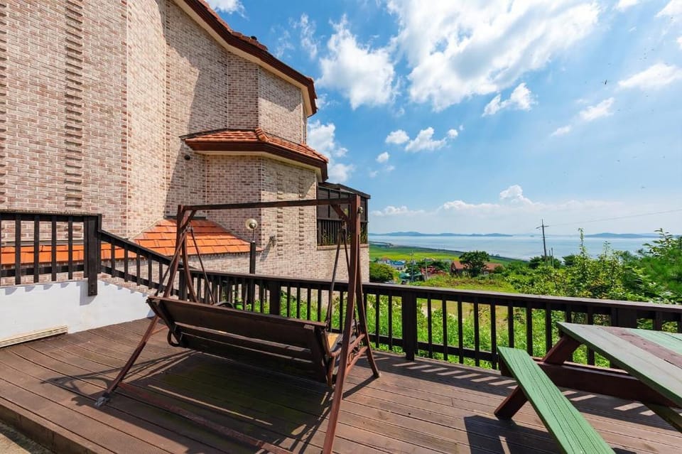 Ganghwa Teo Pension Bed and Breakfast in Gyeonggi-do