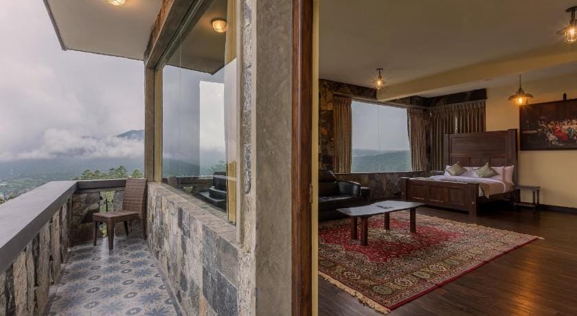 Fort WindShire Hotel in Nuwara Eliya