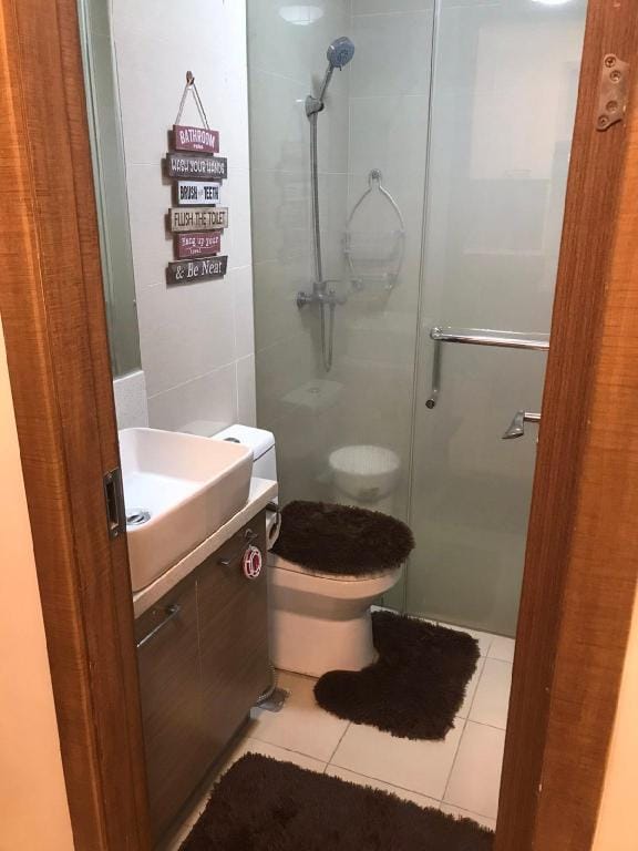 R & E Suites Room 1 Apartment in Quezon City
