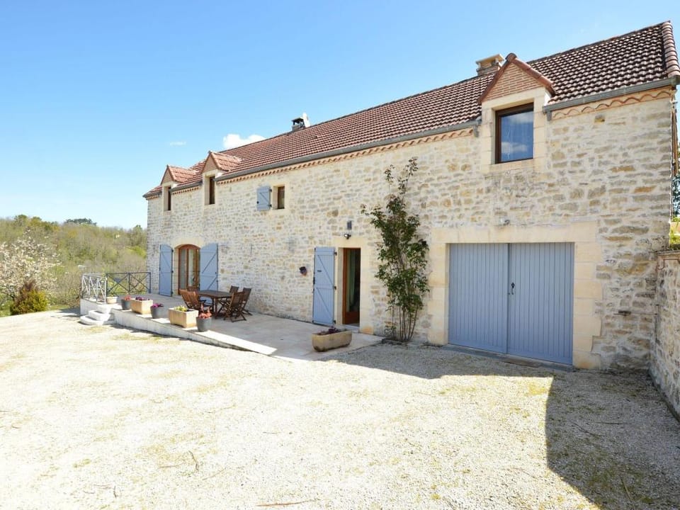 Family Retreat in Thedirac Vacation rental in Occitanie