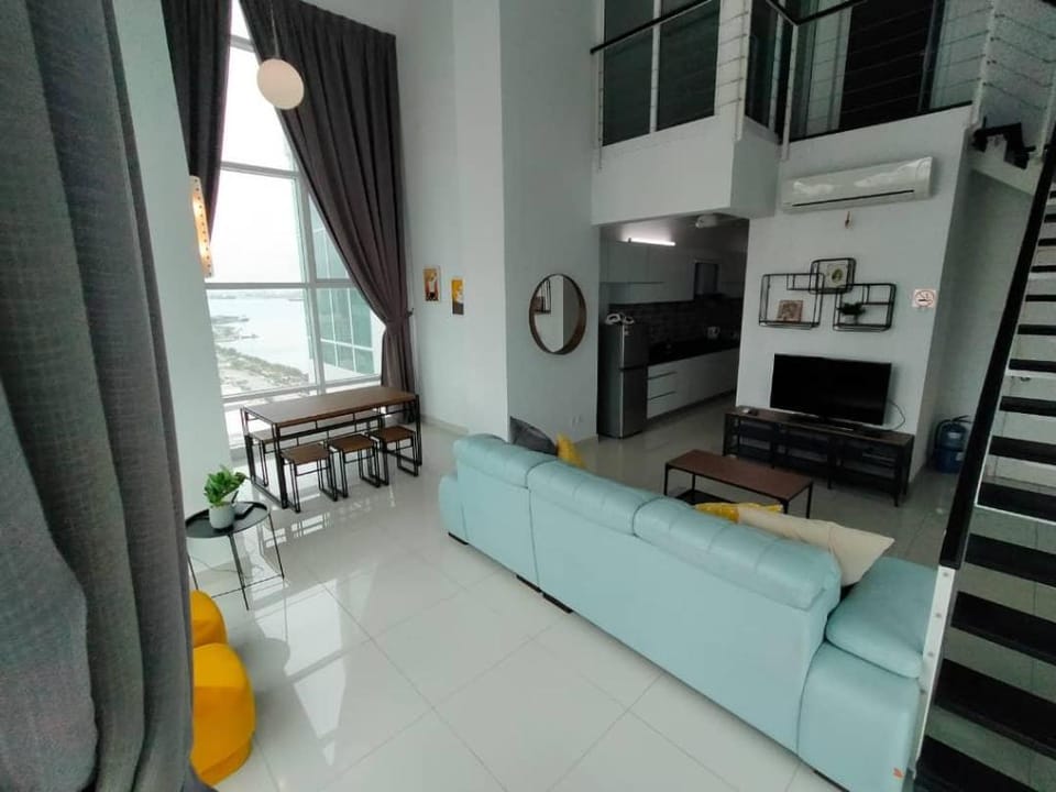 Lovely Duplex Maritime Suite for 4-9pax  Apartment in George Town