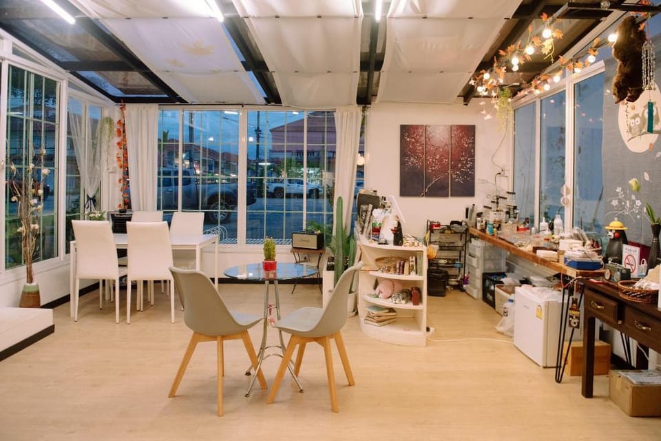 Amaz Guest House x Cafe Vacation rental in Thailand