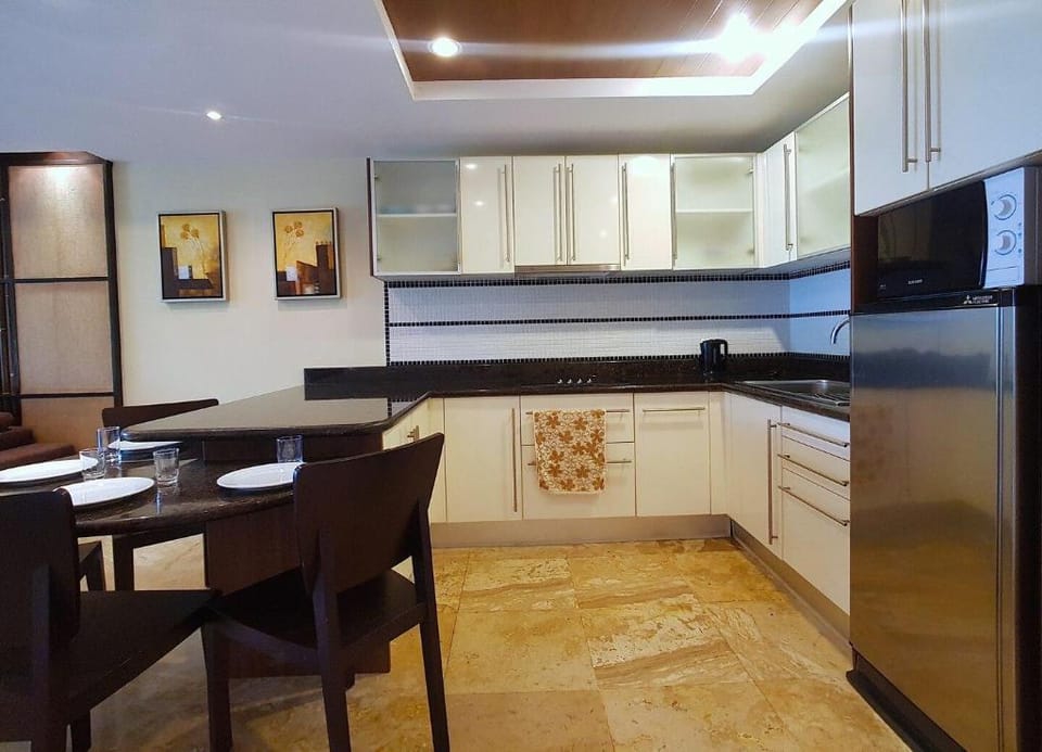 Spacious 2 Bedroom with Ocean View in Panwa Vacation rental in Wichit