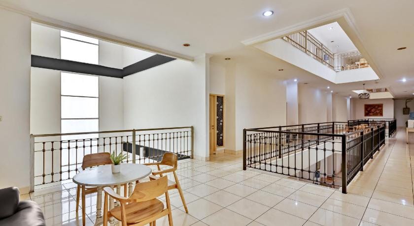 Cinere Inn & Residence Hotel in South Jakarta City