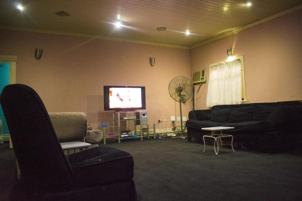 Whitehouse Exclusive Guest House Hotel in Lagos