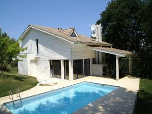 Villa in Moliets near Golf Course  Pool Villa in Moliets-et-Maa