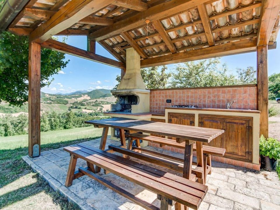 Holiday Home in Urbania with Hill Views Vacation rental in Marche