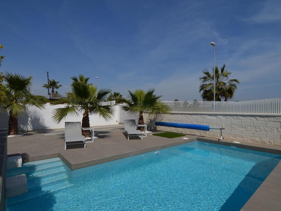 Villa with Garden  Roof Deck Villa in Vega Baja del Segura