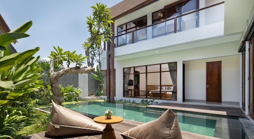 Agrapana Beach Villa Hotel in Sukawati