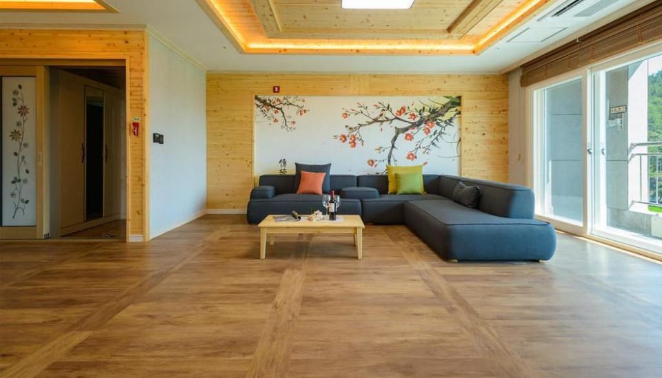 Yeosu Sora Noeul Pension Bed and Breakfast in South Korea