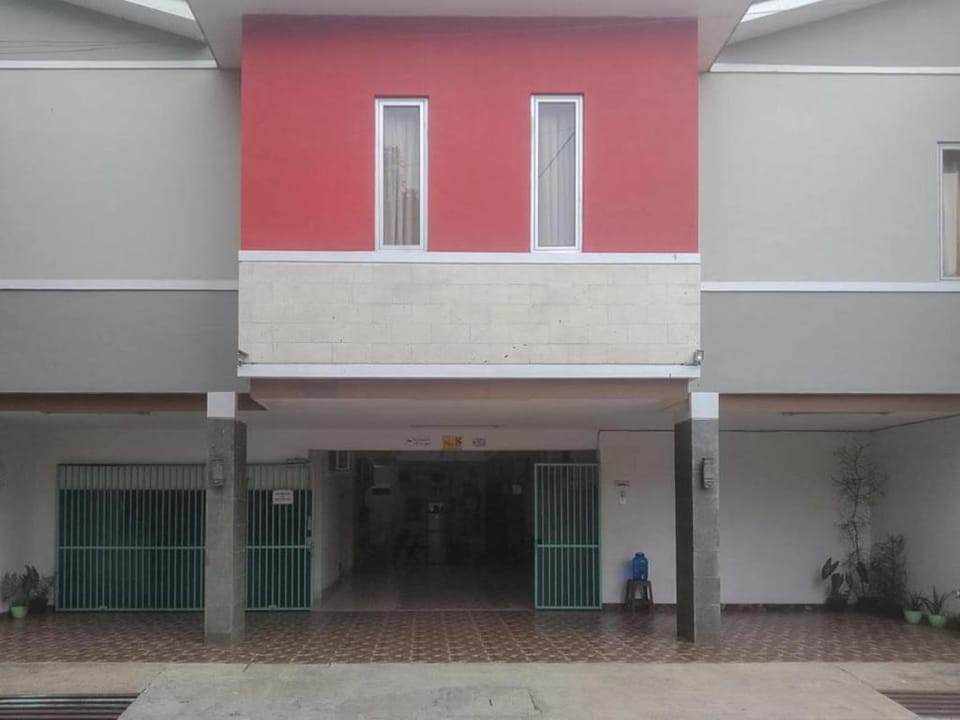 Modern Indekos Cilegon Syariah RedPartner Hotel in Indonesia