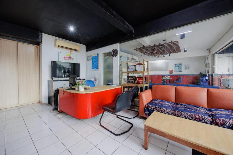 LaPonca Residence Pondok Cabe Syariah Mitra RedDoorz Hotel in South Jakarta City