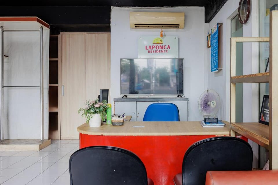 LaPonca Residence Pondok Cabe Syariah Mitra RedDoorz Hotel in South Jakarta City