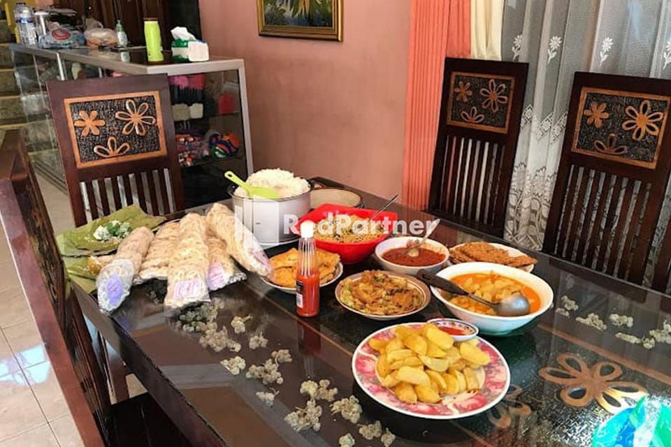 Bromo Indah Lestari Homestay Mitra RedDoorz Hotel in East Java