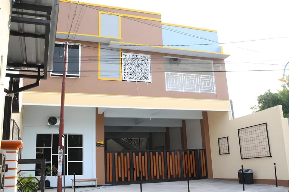 RedDoorz Syariah near Suncity Mall Madiun Hotel in East Java