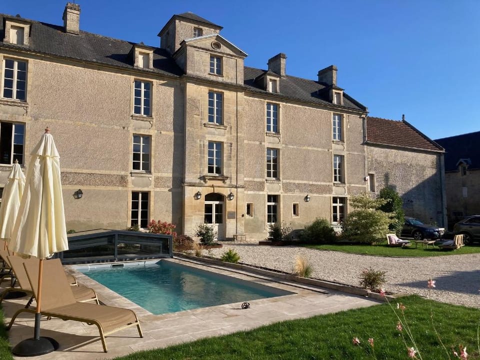 Le domaine de l'Hostellerie Bed and Breakfast in Normandy