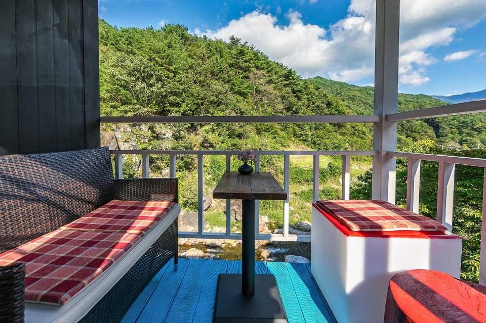 Hadong Cloud Hill Pension Bed and Breakfast in South Korea