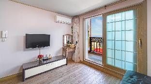 Geoje Araon Pension Bed and Breakfast in South Korea