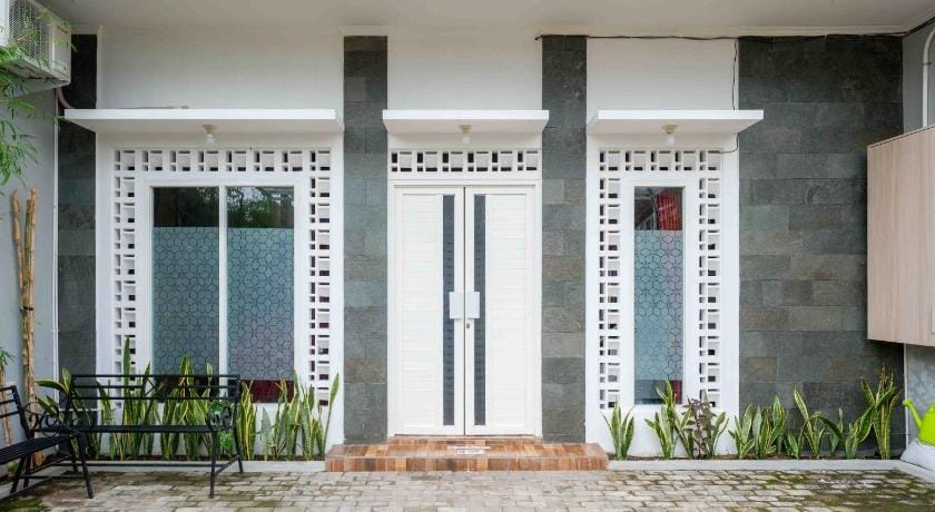 Omah Ninten Syariah Laweyan RedPartner Hostel in Special Region of Yogyakarta