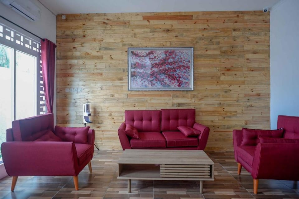 Omah Ninten Syariah Laweyan RedPartner Hostel in Special Region of Yogyakarta