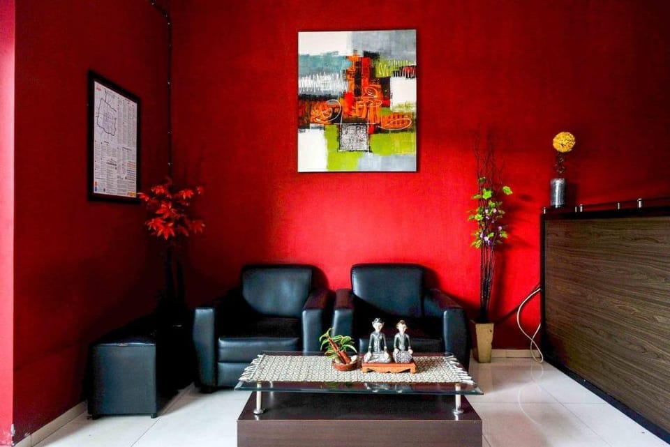 RedDoorz Plus near Amplaz Yogyakarta Hotel in Yogyakarta