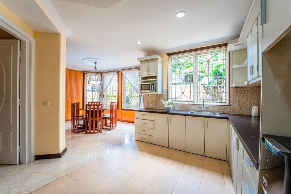 5BR Brightly Clean and Spacious Villa (10 Guests) Vacation rental in West Java