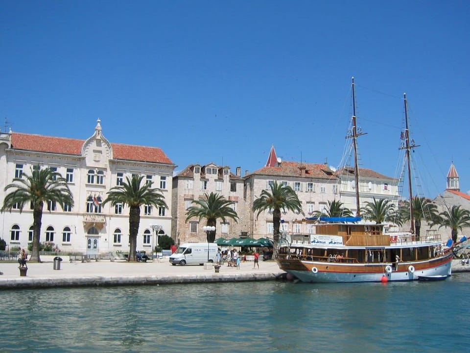 Apartment in Vinisce 100m from the Sea Apartment in Split-Dalmatia County