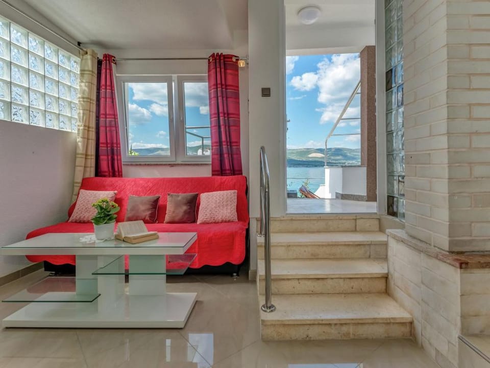 Holiday Home in Arbanija with Sea Views Vacation rental in Šibenik-Knin County, Croatia