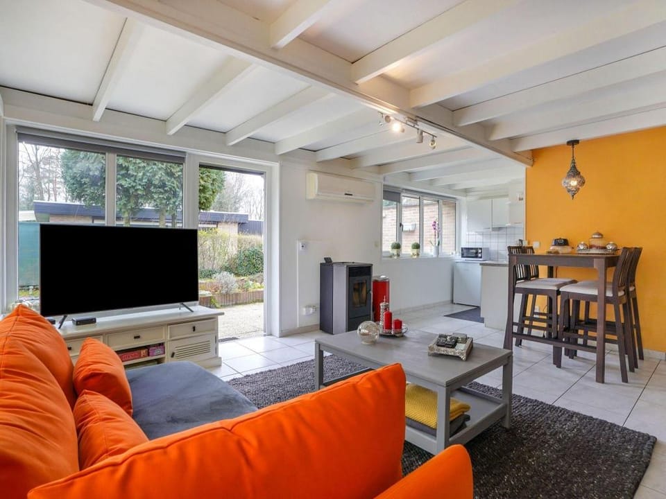 Bright Holiday Home in Lanaken near Lake with Garden Vacation rental in Limburg (province)