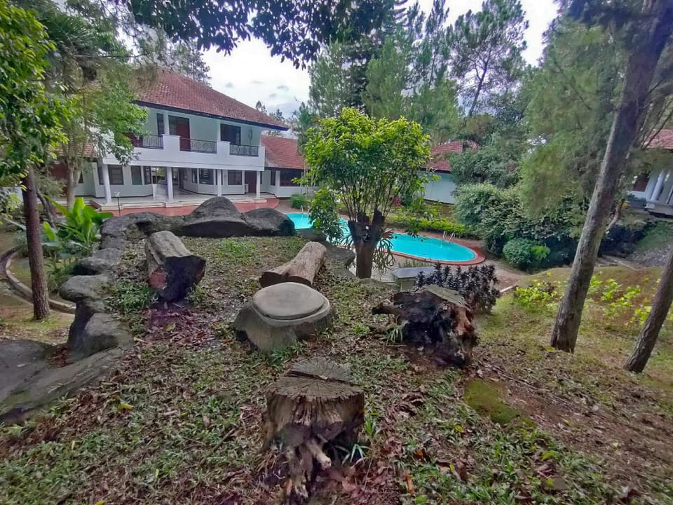 Roemah YWI by Excellence Hotel in Batu