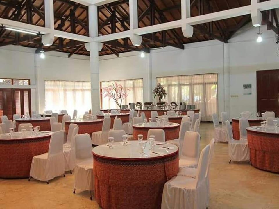 Roemah YWI by Excellence Hotel in Batu