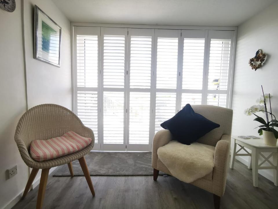 Sea View 3 bedroom seaside property Vacation rental in Chichester District