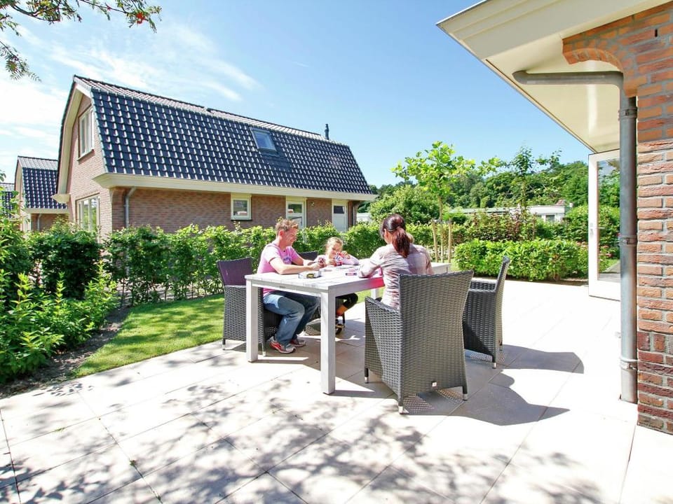 Holiday Home in Noordwijk with Sunny Garden Vacation rental in Noordwijkerhout