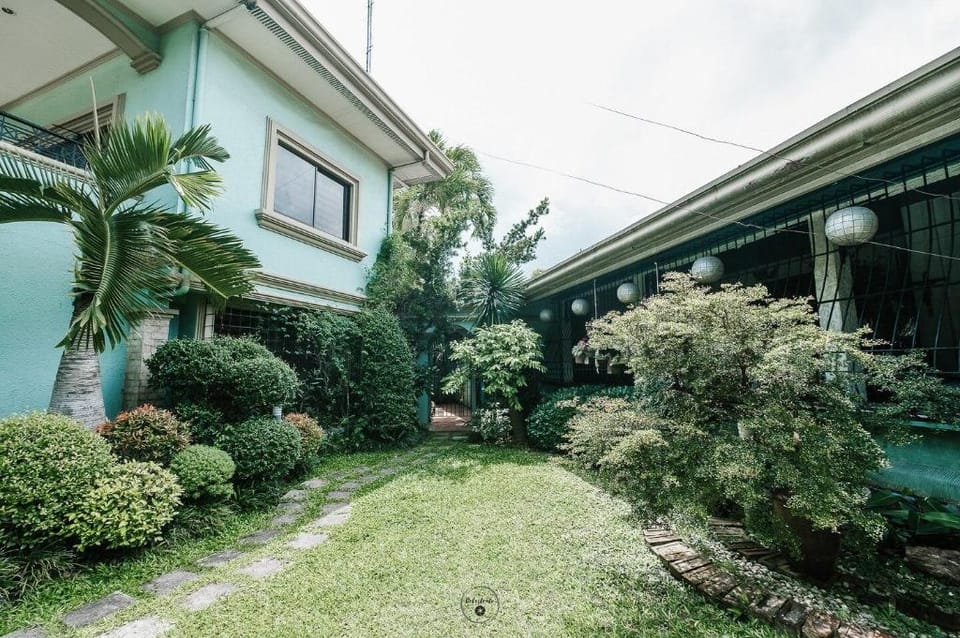 Residencia 50 Bedroom Near Megaworld w/o Breakfast Vacation rental in Iloilo City