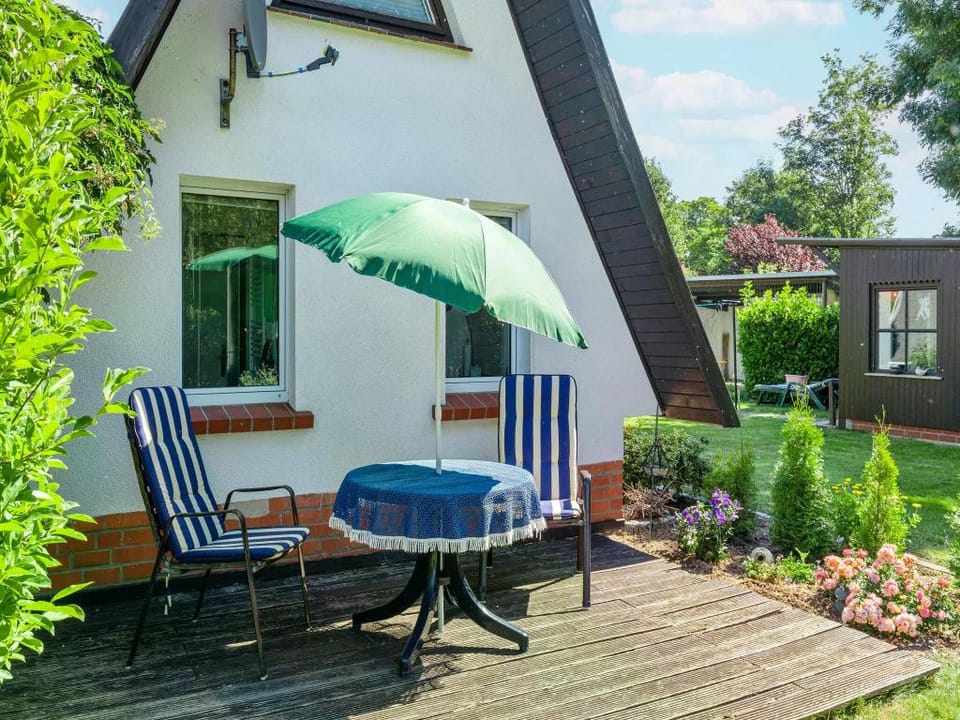 Charmante Finnhutte mit Garten Vacation rental in Mecklenburg-Vorpommern, Germany